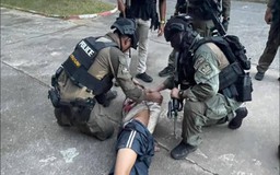 Thái Lan: Thiếu niên cướp súng cảnh sát, tấn công trường học, bắn chết hiệu trưởng