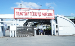 Sát tết, nhân viên y tế vẫn bị nợ lương, tính đi giao hàng để trang trải