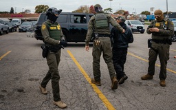 Mỹ sẽ chi hơn 38 tỉ USD để mở rộng cơ sở giam giữ người nhập cư