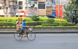 Ngày đầu nghỉ Tết Bính Ngọ: Bất ngờ đường phố trung tâm TP.HCM sáng 27 tháng chạp