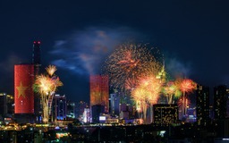 Hướng dẫn chụp pháo hoa đêm giao thừa bằng máy ảnh và điện thoại