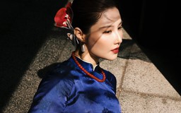 Áo dài xanh dương và khả năng tôn da ấn tượng