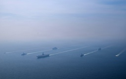 Mỹ tập trung quân lực, Iran tập trận trước thềm đàm phán