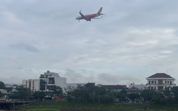 Drone 'đại náo' bầu trời, nhiều chuyến bay từ Đà Nẵng bị tê liệt dịp tết