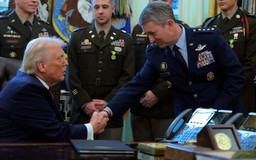 Ông Trump làm rõ quan điểm của tướng Mỹ về tấn công Iran