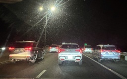 Xe đi vào làn khẩn cấp cao tốc TP.HCM - Trung Lương tối mùng 6 tết không bị phạt