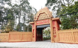 Chùa cổ Săm Pua ở Vĩnh Long: Tấm bia đá khổng lồ từ thế kỷ 7 đầy bí ẩn