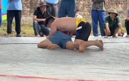 Đấu vật ở hội làng, người đàn ông tử vong do gãy cổ