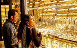 Quay đầu giảm sâu, giá vàng thế giới sẽ về đâu?