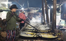 Bếp lửa đỏ rực suốt ngày đêm ở làng mứt gừng, báo hiệu tết rất gần