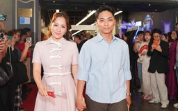 Khánh Thi - Phan Hiển tình tứ tại sự kiện