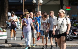 Khách quốc tế đến Việt Nam đông chưa từng có