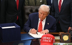 Ông Trump ký sắc lệnh chọn các quốc gia được ưu tiên mua vũ khí Mỹ