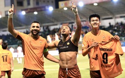 HAGL đấu Ninh Bình cực hay: Thủ môn 1,91 m đụng loạt sao U.23 Việt Nam, ‘đồng đội tương tàn’