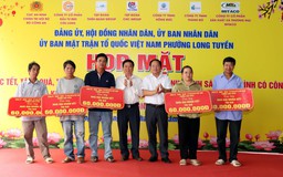 Trung tướng Đinh Văn Nơi đóng góp, vận động 1.000 phần quà tết cho người dân