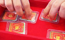 Khó 'săn' vàng Thần tài sớm