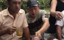 Ngày tết: Được mời rượu bia mừng xuân liên tục có thể gây căng thẳng ức chế