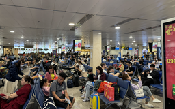 Vé máy bay, tàu xe sau tết quá căng