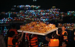 Thả hoa đăng sông Đồng Nai: Giải mã ý nghĩa 7 hoa đăng đại, 342 hoa đăng trung