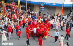 Lễ Nghinh Ông Quan Thánh Đế Quân xuất du: Hàng ngàn người đổ về Chợ Lớn