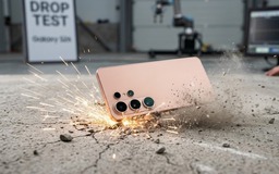 Thả rơi tự do Galaxy S26 Ultra, không cần khung titan vẫn 'sống sót'