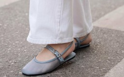 Giày bệt đơn giản nhưng đủ sức tạo nên phong cách cuốn hút