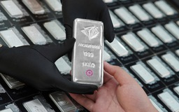 Giá vàng bật tăng, giá bạc giảm nhẹ