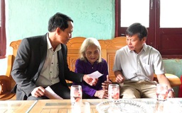 Bầu cử Quốc hội: Mang thùng phiếu đến tận nhà cử tri già yếu