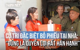 Mang hòm phiếu đến nhà những cử tri đặc biệt: ‘Đúng là quyền lợi rất hân hạnh’