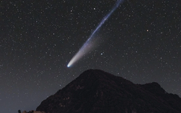 Màn trình diễn rực rỡ nhất thế kỷ của sao chổi Halley: Năm 2061 mới gặp lại!
