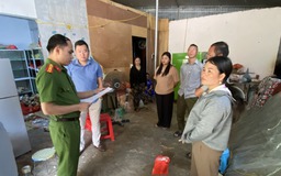 Công an Điện Biên điều tra 2 'lang băm' tự chế lá cây thành thuốc nam