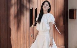 Mặc đẹp cả tuần với chân váy trắng 'huyền thoại'