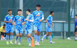 Nghịch lý Đinh Quang Kiệt: Trung vệ cao 1,96 m trở thành 'đầu tàu' U.23 Việt Nam?