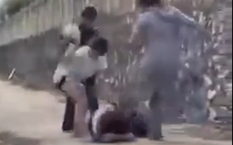 Xác minh thông tin nữ sinh bị đánh hội đồng đến ngất xỉu ở Thanh Hóa