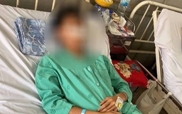 Mâu thuẫn đá bóng, nam sinh lớp 11 ở TP.HCM bị đánh hội đồng gãy xương mũi