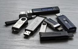 Những nơi không nên cất giữ ổ USB