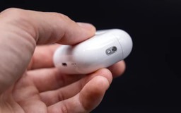 Khám phá thiết kế tinh tế trên hộp sạc AirPods Pro