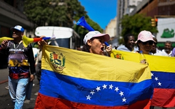 Nhiều người Venezuela đòi tăng lương khi giá cả tăng vọt