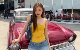 Diện áo quây quyến rũ mà vẫn tinh tế