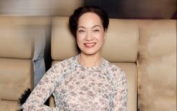 NSND Lê Khanh tuổi 63 vẫn áp lực với nghề, tiết lộ nguyên tắc giữ hôn nhân