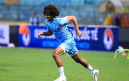 Cựu sao Ngoại hạng Anh Hamza Choudhury xuất hiện tại sân Hàng Đẫy, đối đầu Xuân Son: Ai thắng ai?