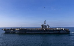 Iran tuyên bố phóng tên lửa vào tàu sân bay Mỹ