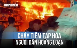 Cháy nhà bán đồ nhựa, cư dân hốt hoảng di dời tài sản
