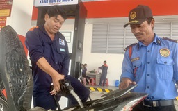 Giá xăng dầu tiếp tục giảm mạnh, xăng RON 95 giảm hơn 5.600 đồng/lít