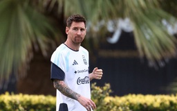 HLV đội tuyển Argentina lên tiếng về cơ hội dự World Cup của Messi, Bồ Đào Nha quá vui vì Ronaldo đã…