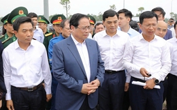 Thủ tướng khảo sát vị trí xây dựng kho dự trữ xăng dầu tại Nghi Sơn