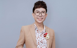 Nam ca sĩ kể quá khứ đi hát gian truân, bất ngờ được đồng nghiệp tặng… vàng