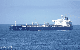 Tổng thống Trump cho tàu dầu Nga viện trợ Cuba