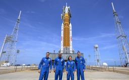 NASA bắt đầu đếm ngược cuộc phóng tàu có người lái lên mặt trăng