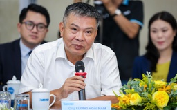 Có nên bỏ trần giá vé máy bay nội địa?